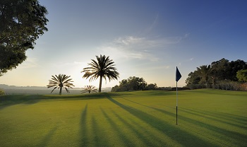 Coucher de soleil et large green sur le parcours a Agadir