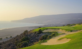 Large green vue mer et bunker sur le parcours de Tazegzout
